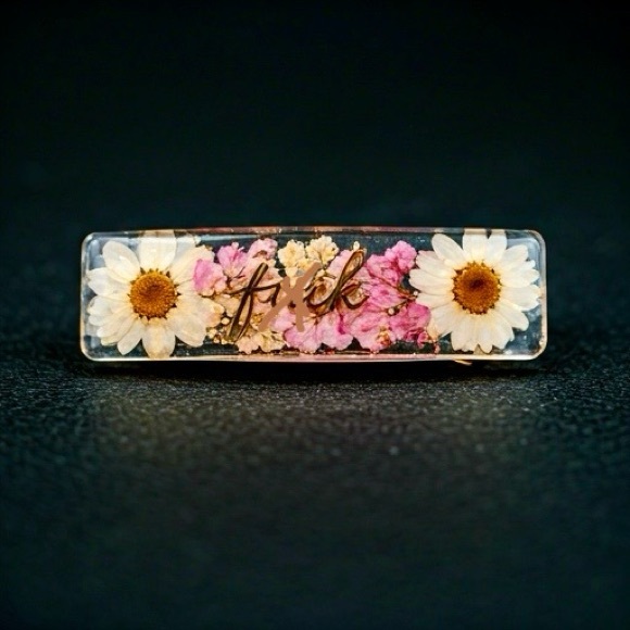 Handmade Resin Hair Clip with a with real dried flowers and Touch of Sass - Picture 2 of 2